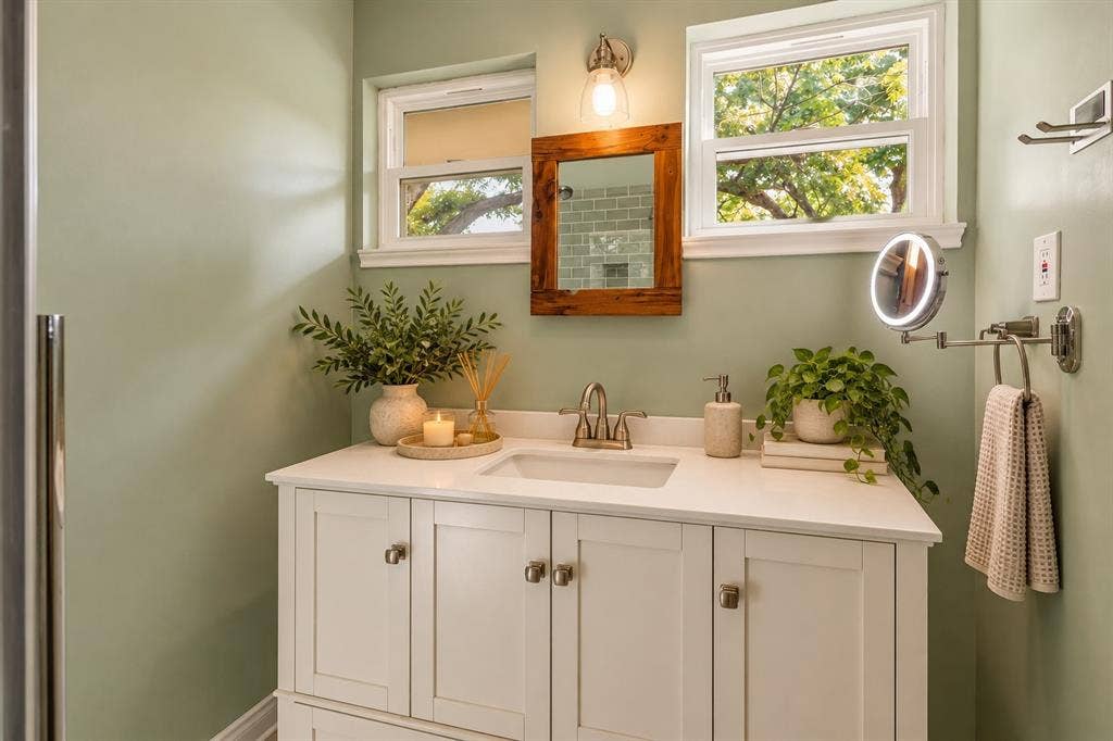 2861 W 9th Street, Dallas, TX 75211 virtual staged