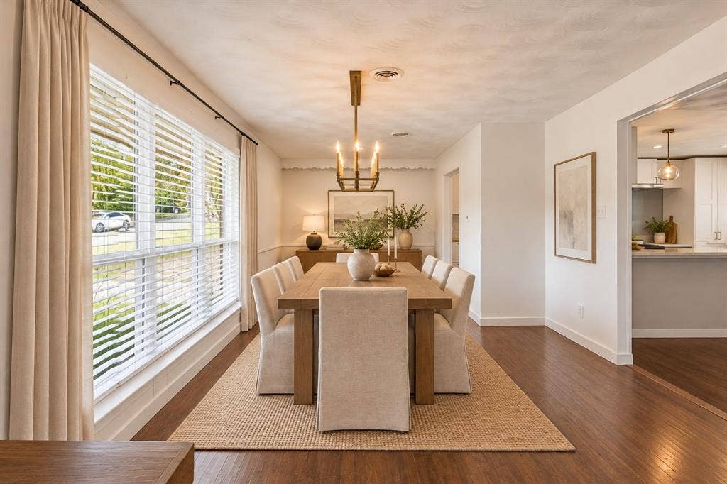 2861 W 9th Street, Dallas, TX 75211 Virtual staged