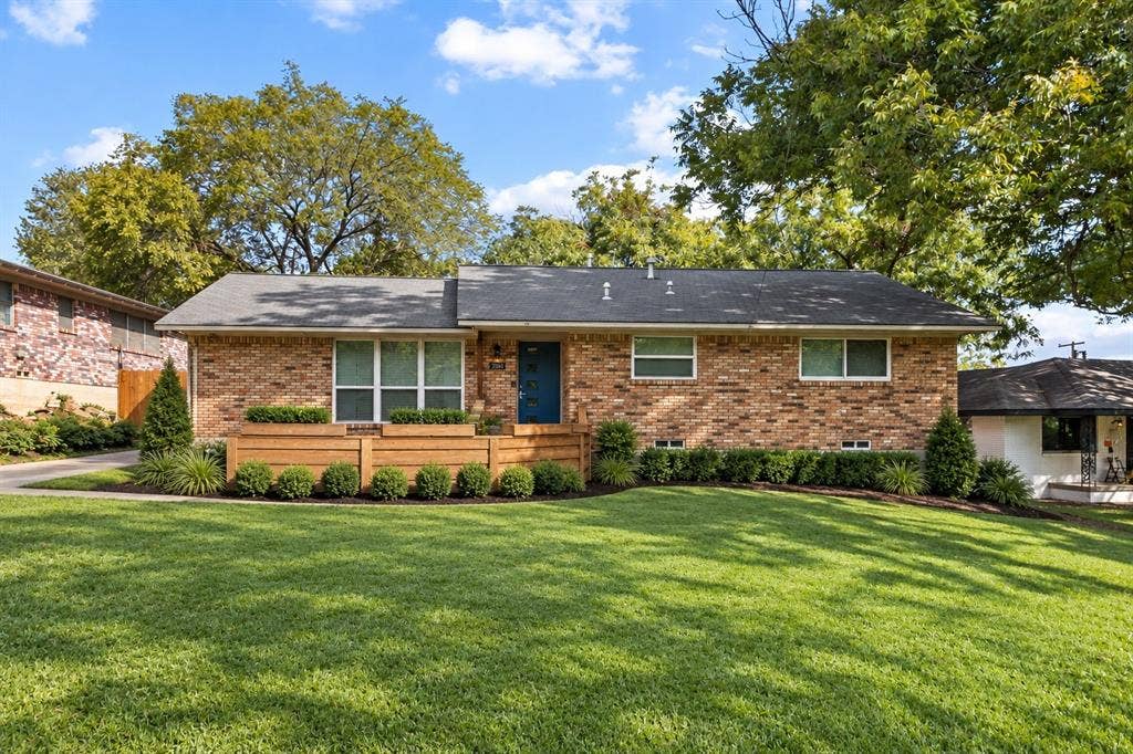 2861 W 9th Street, Dallas, TX 75211 2861 W 9th Street, Dallas, TX 75211