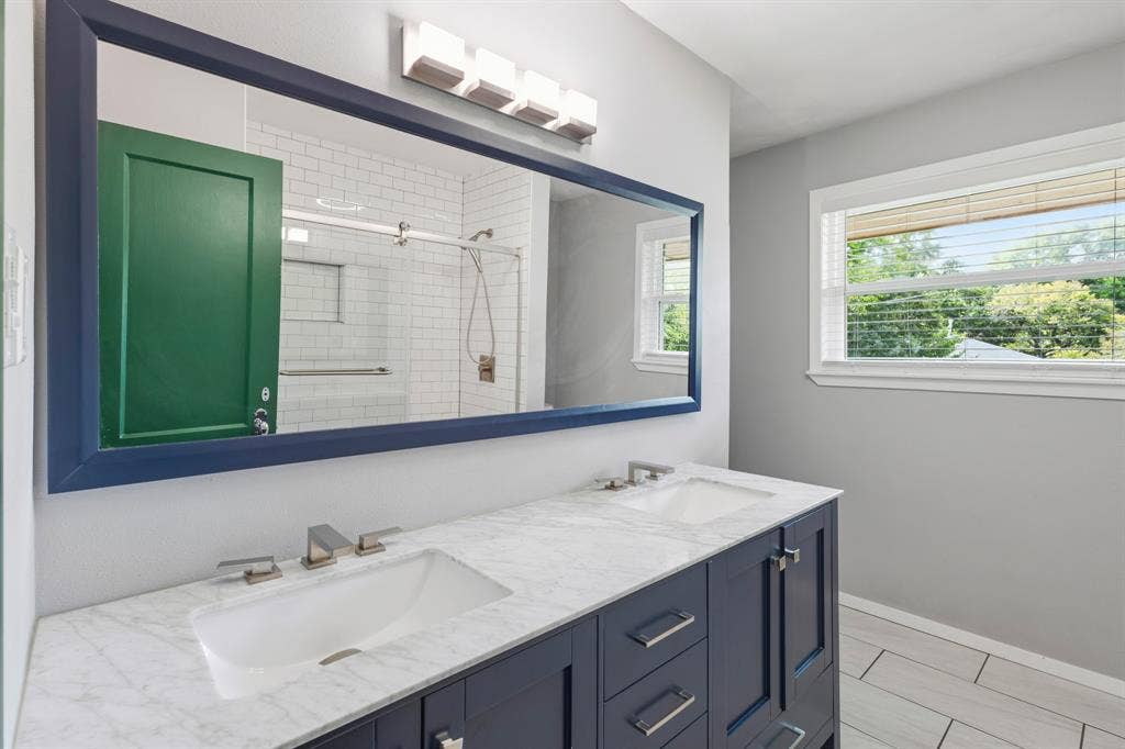 2861 W 9th Street, Dallas, TX 75211 2861 W 9th Street, Dallas, TX 75211