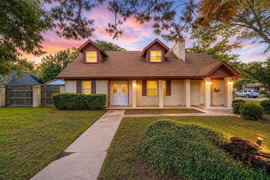 Property photo for 1700 Chip N Dale Drive, Arlington, TX