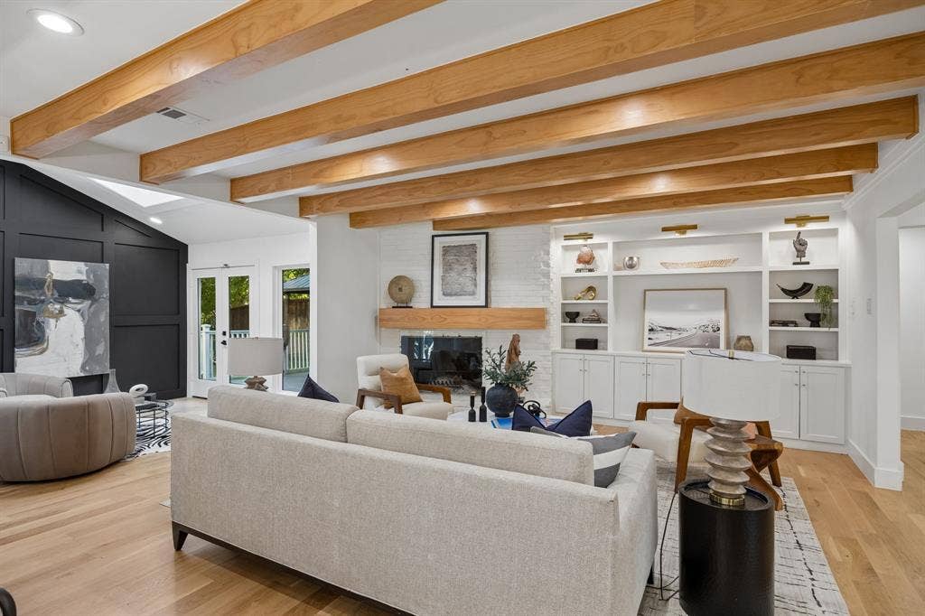 6905 Wabash Circle, Dallas, TX 75214 6905 Wabash Circle, Dallas, TX 75214