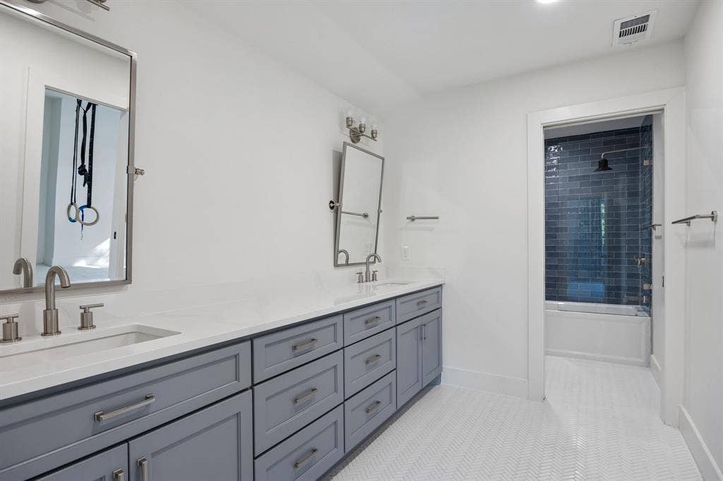 6905 Wabash Circle, Dallas, TX 75214 6905 Wabash Circle, Dallas, TX 75214