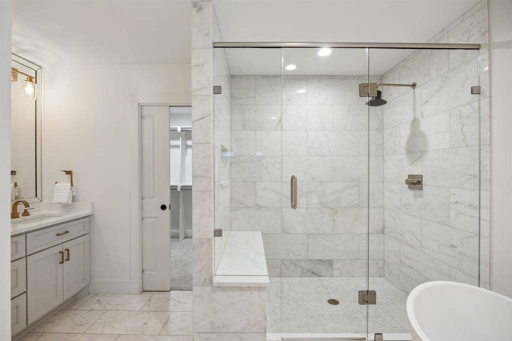 6905 Wabash Circle, Dallas, TX 75214 6905 Wabash Circle, Dallas, TX 75214