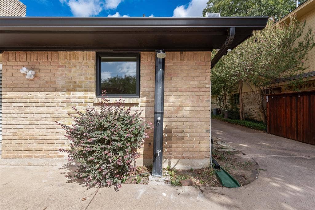 620 Cox Drive, Irving, TX 75062 620 Cox Drive, Irving, TX 75062
