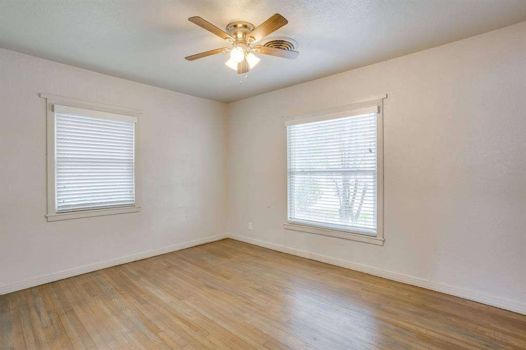 4930 Donnelly Avenue, Fort Worth, TX 76107