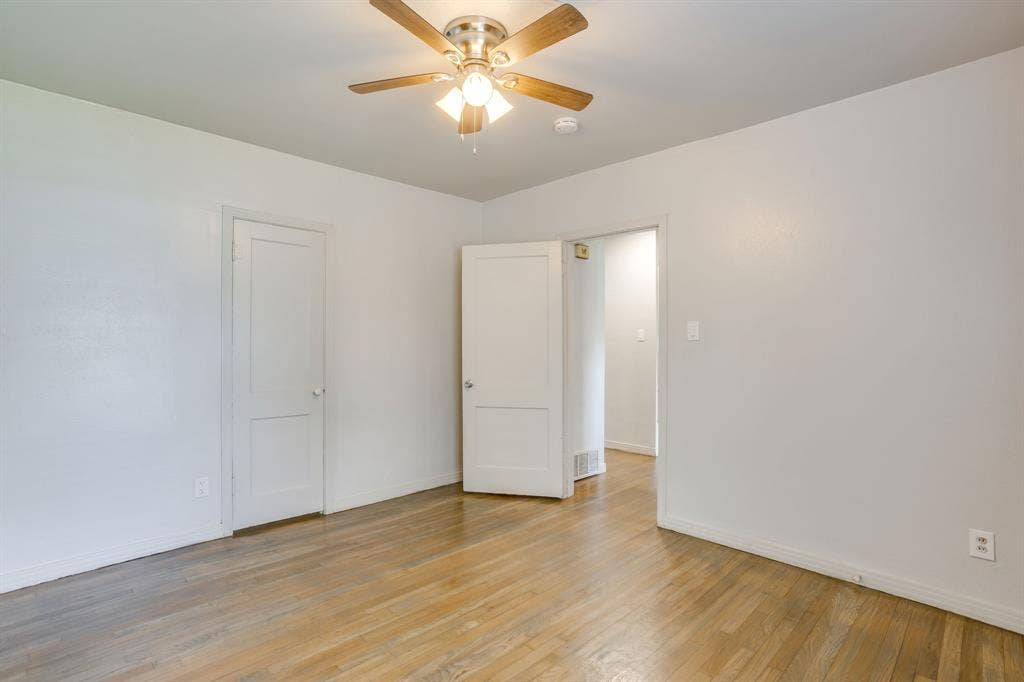 4930 Donnelly Avenue, Fort Worth, TX 76107