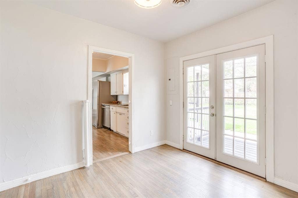 4930 Donnelly Avenue, Fort Worth, TX 76107