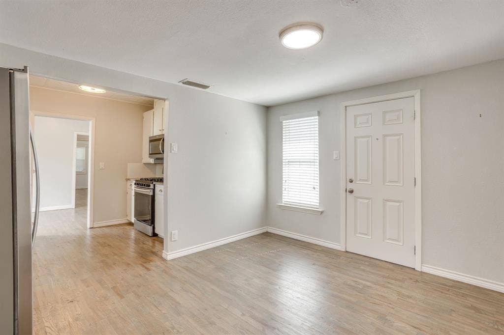 4930 Donnelly Avenue, Fort Worth, TX 76107