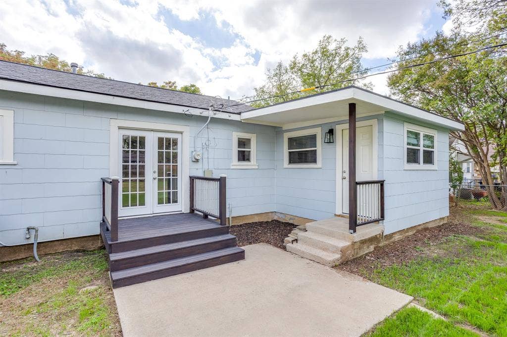 4930 Donnelly Avenue, Fort Worth, TX 76107