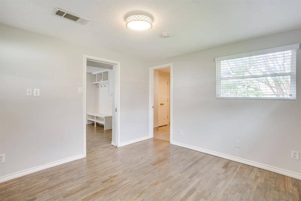 4930 Donnelly Avenue, Fort Worth, TX 76107