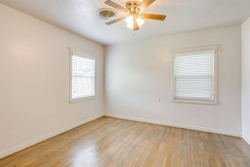 4930 Donnelly Avenue, Fort Worth, TX 76107