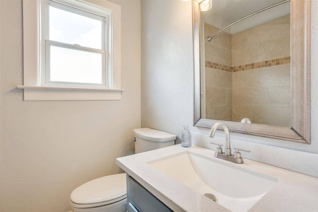 4930 Donnelly Avenue, Fort Worth, TX 76107