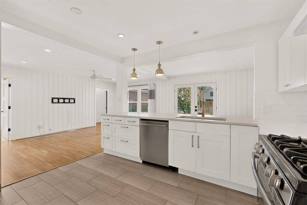 455 Hambrick Road, Dallas, TX 75218 455 Hambrick Road, Dallas, TX 75218