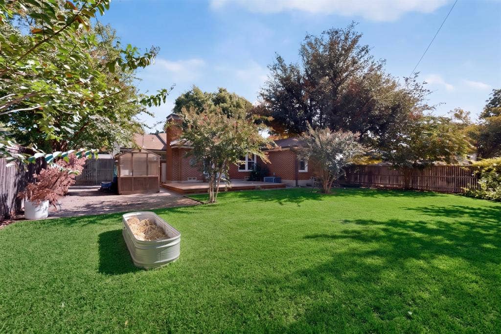 455 Hambrick Road, Dallas, TX 75218 455 Hambrick Road, Dallas, TX 75218