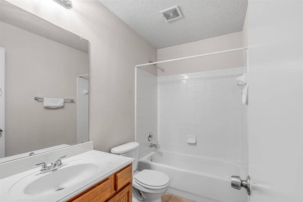 9921 Carter Drive, McKinney, TX 75072 9921 Carter Drive, McKinney, TX 75072