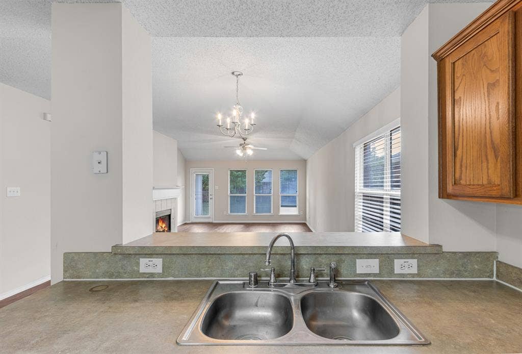 9921 Carter Drive, McKinney, TX 75072 9921 Carter Drive, McKinney, TX 75072
