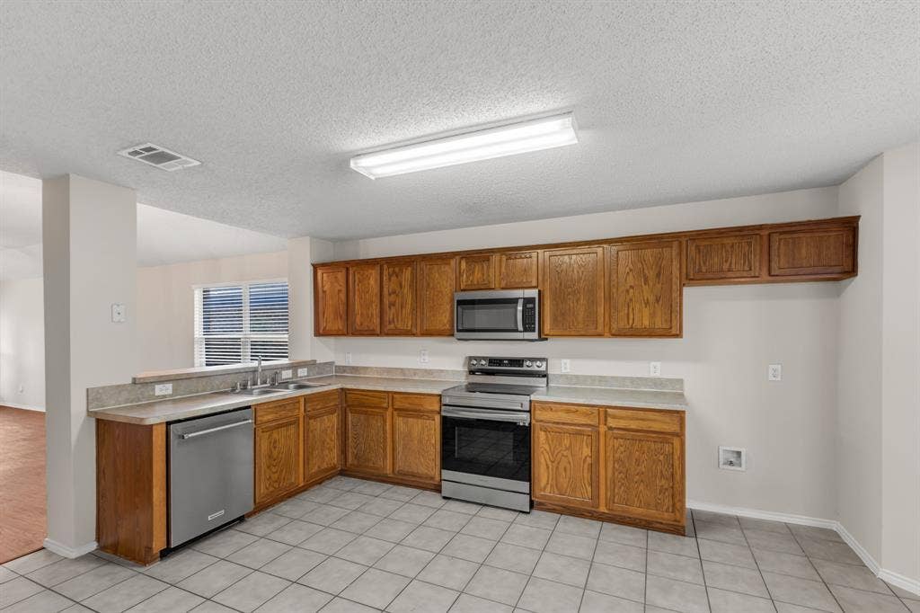 9921 Carter Drive, McKinney, TX 75072 9921 Carter Drive, McKinney, TX 75072