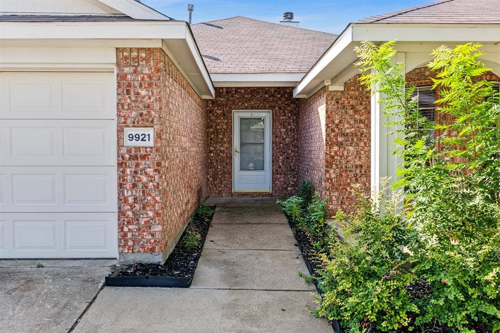 9921 Carter Drive, McKinney, TX 75072 9921 Carter Drive, McKinney, TX 75072