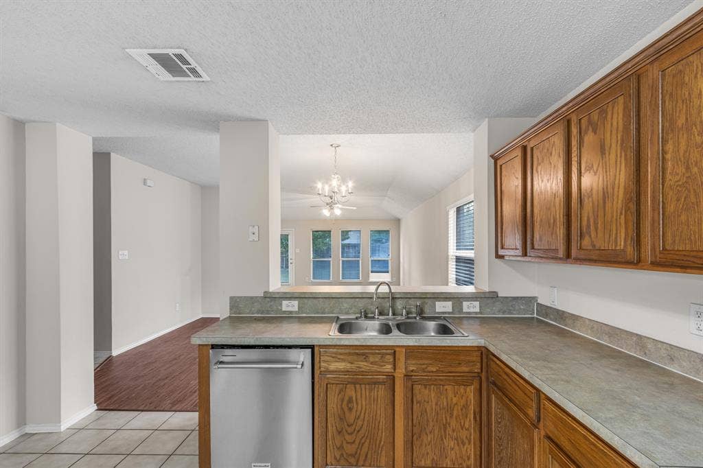 9921 Carter Drive, McKinney, TX 75072 9921 Carter Drive, McKinney, TX 75072