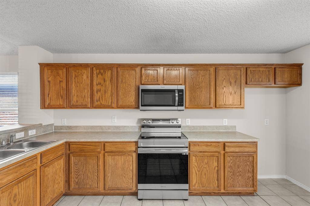 9921 Carter Drive, McKinney, TX 75072 9921 Carter Drive, McKinney, TX 75072