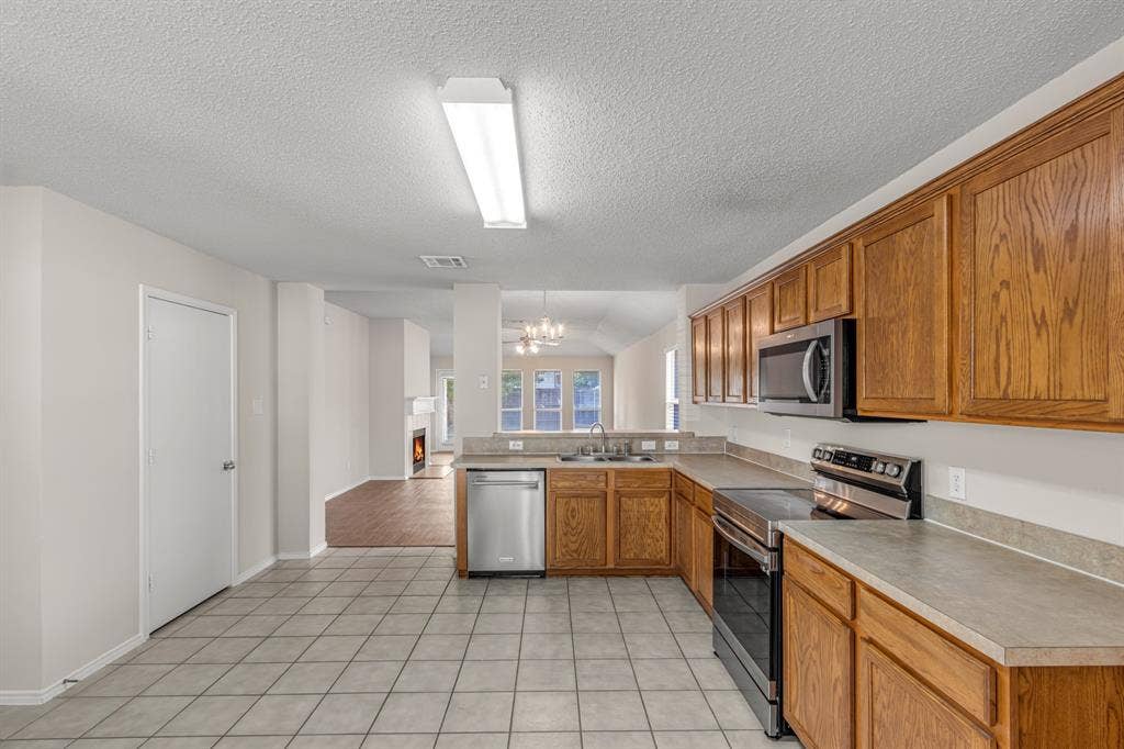 9921 Carter Drive, McKinney, TX 75072 9921 Carter Drive, McKinney, TX 75072