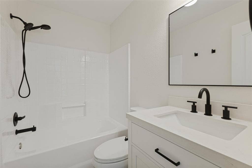 4510 Lake Haven Drive, Rowlett, TX 75088 4510 Lake Haven Drive, Rowlett, TX 75088