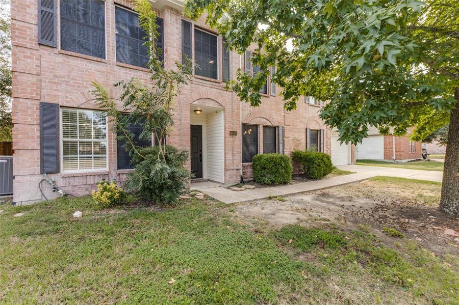 Property photo for 4510 Lake Haven Drive, Rowlett, TX
