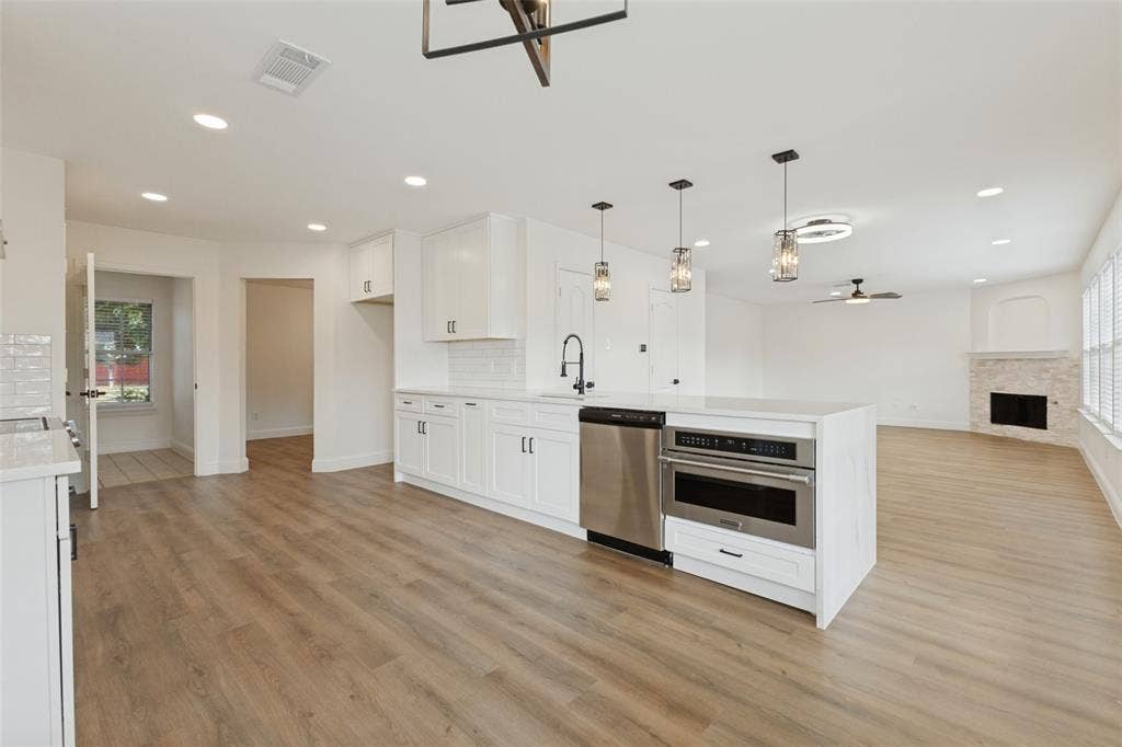 4510 Lake Haven Drive, Rowlett, TX 75088 4510 Lake Haven Drive, Rowlett, TX 75088