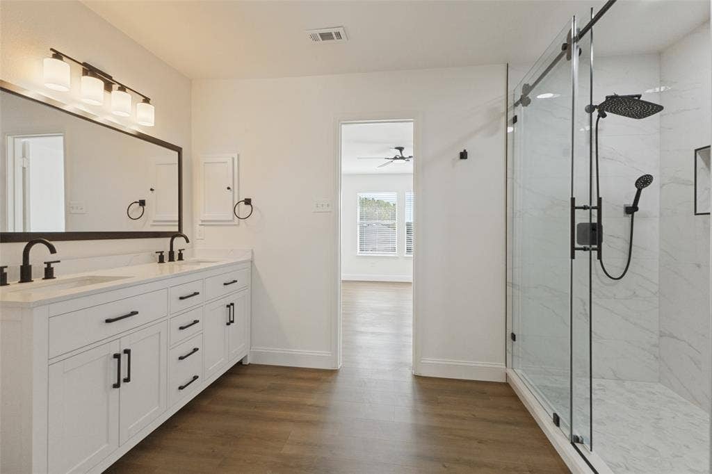 4510 Lake Haven Drive, Rowlett, TX 75088 4510 Lake Haven Drive, Rowlett, TX 75088