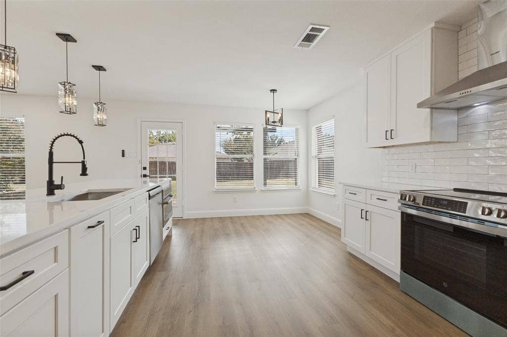 4510 Lake Haven Drive, Rowlett, TX 75088 4510 Lake Haven Drive, Rowlett, TX 75088