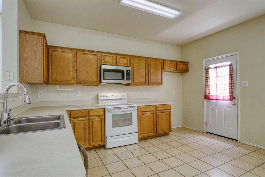 2321 Dalhart Trail, McKinney, TX 75072 2321 Dalhart Trail, McKinney, TX 75072