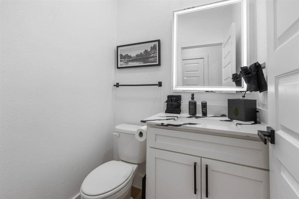 1509 S Barry Avenue, Dallas, TX 75223
