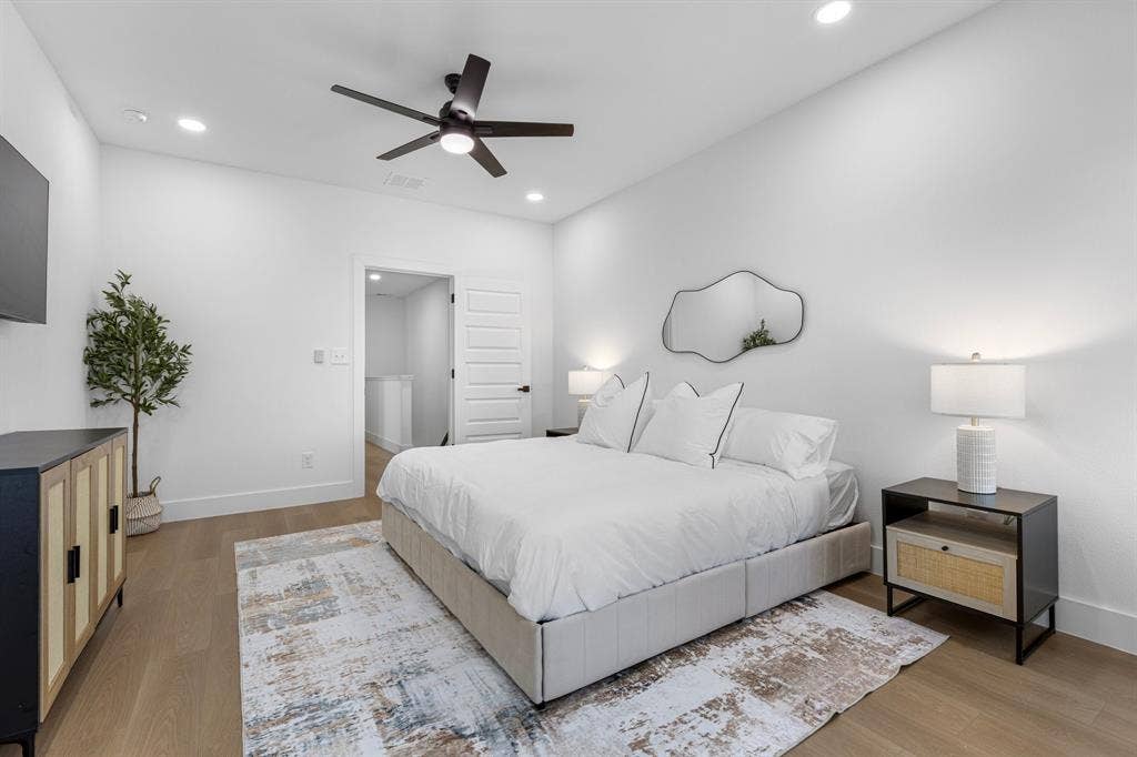 1509 S Barry Avenue, Dallas, TX 75223