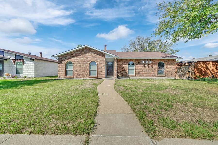 Property photo for 1525 Meandering Way, Garland, TX