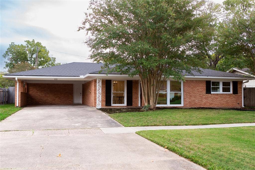 1521 Captain Shreve Drive, Shreveport, LA 71105 1521 Captain Shreve Drive, Shreveport, LA 71105