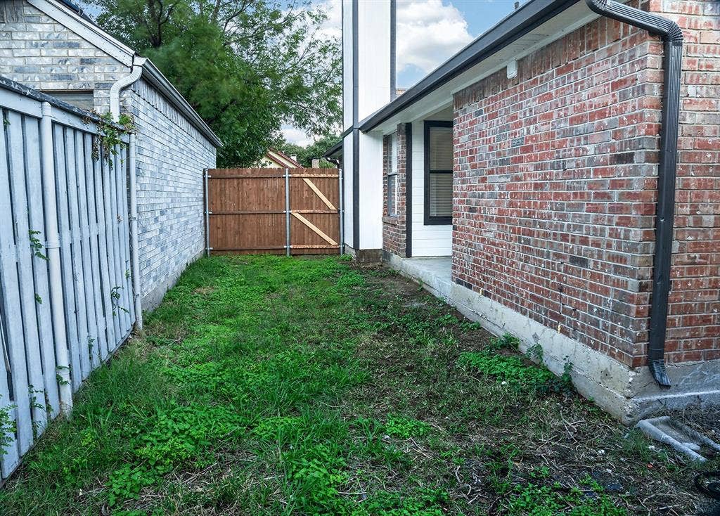 2012 Pheasant Drive, Lewisville, TX 75077