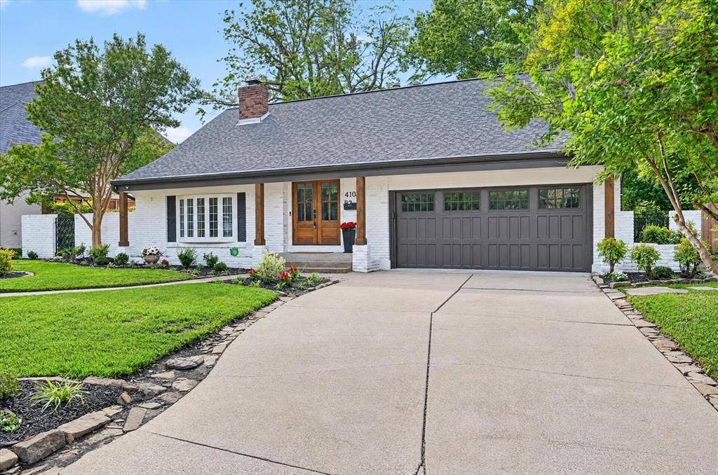 4105 Hartwood Drive, Fort Worth, TX 76109