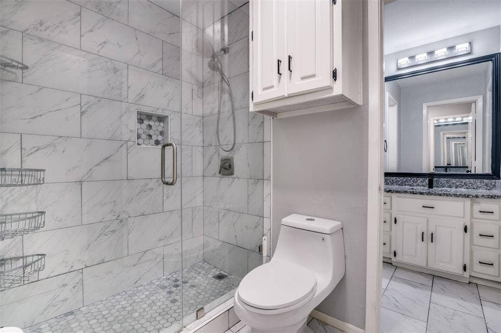 411 Fireside Drive, Richardson, TX 75081 Updated Bathroom