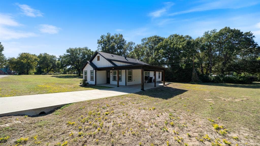 128 Crestwood Drive, Mabank, TX 75156