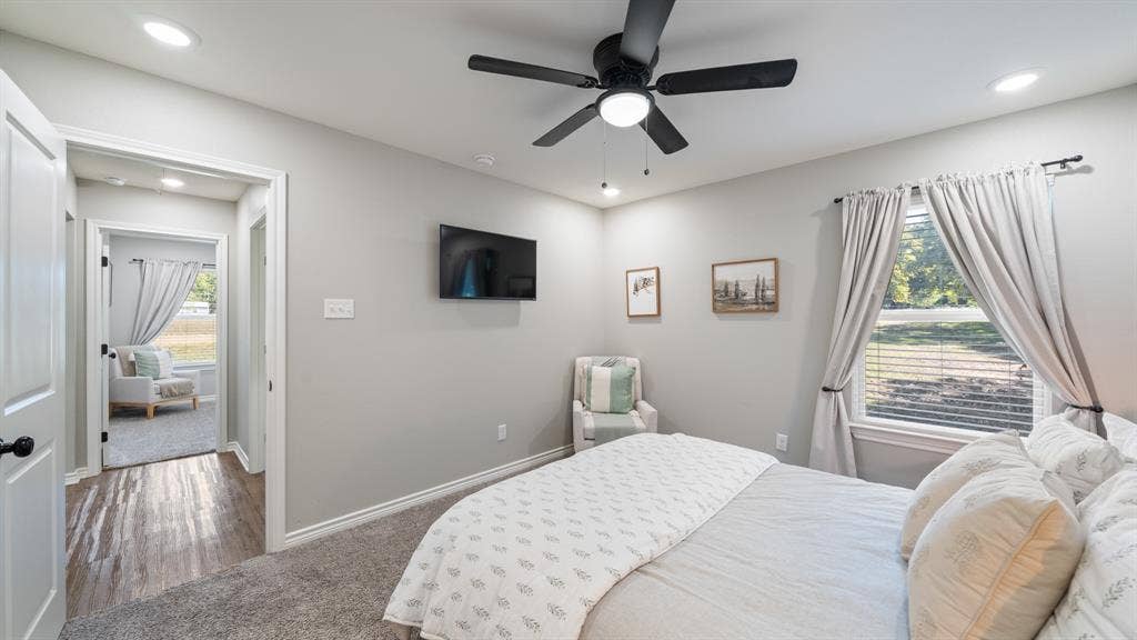 128 Crestwood Drive, Mabank, TX 75156
