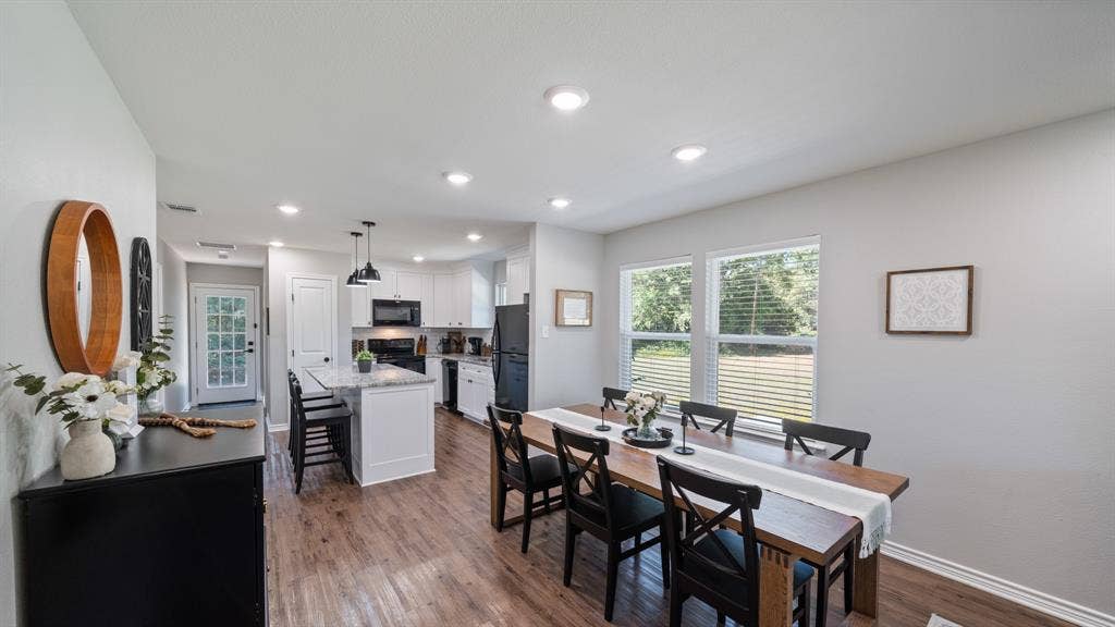 128 Crestwood Drive, Mabank, TX 75156