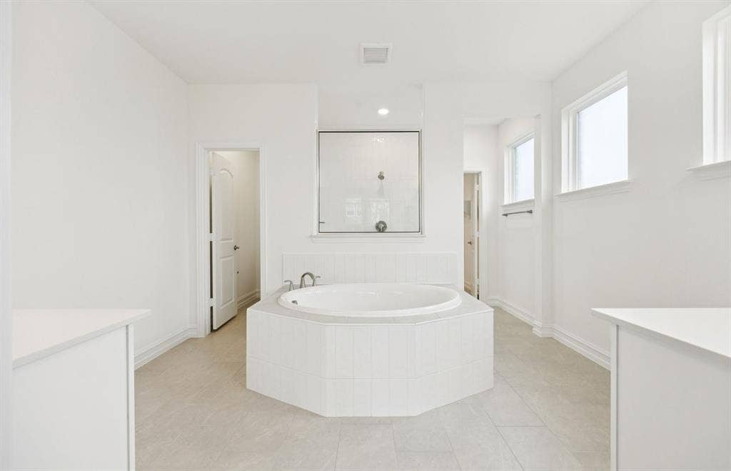 2700 Creekdale Drive, Celina, TX 75009 *Floorplan representation, not actual home - beautiful tub