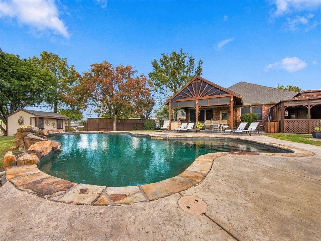10717 Wolfcreek Lane, Rowlett, TX 75089 10717 Wolfcreek Lane, Rowlett, TX 75089
