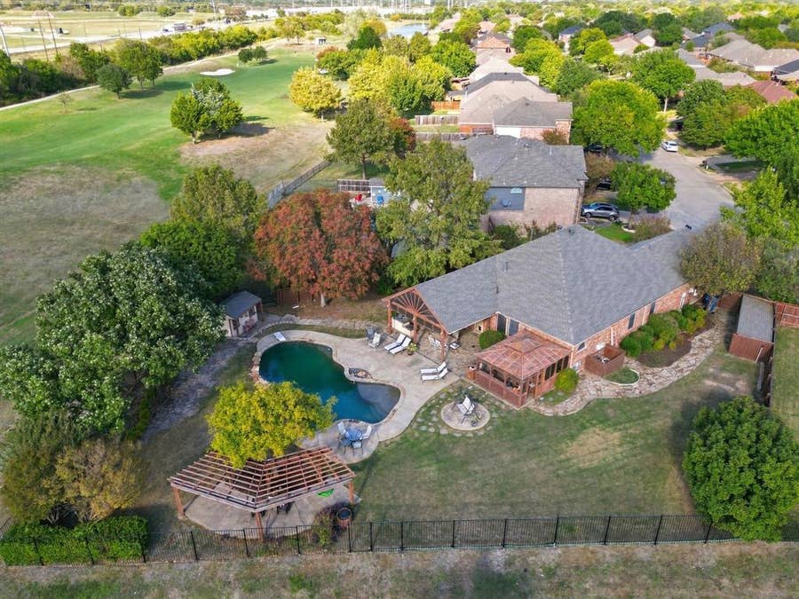 Property photo for 10717 Wolfcreek Lane, Rowlett, TX