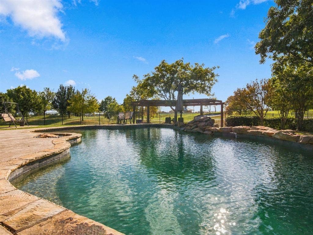 10717 Wolfcreek Lane, Rowlett, TX 75089 10717 Wolfcreek Lane, Rowlett, TX 75089