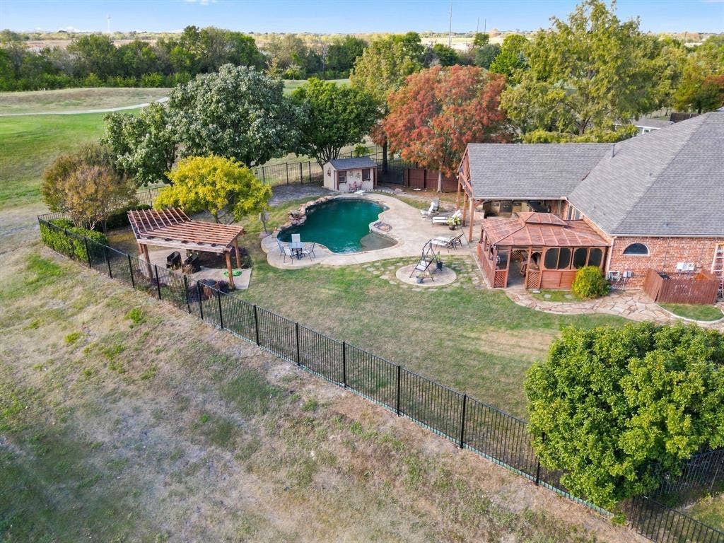 10717 Wolfcreek Lane, Rowlett, TX 75089 10717 Wolfcreek Lane, Rowlett, TX 75089