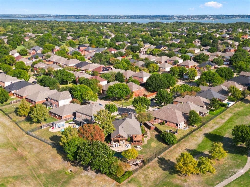 10717 Wolfcreek Lane, Rowlett, TX 75089 10717 Wolfcreek Lane, Rowlett, TX 75089