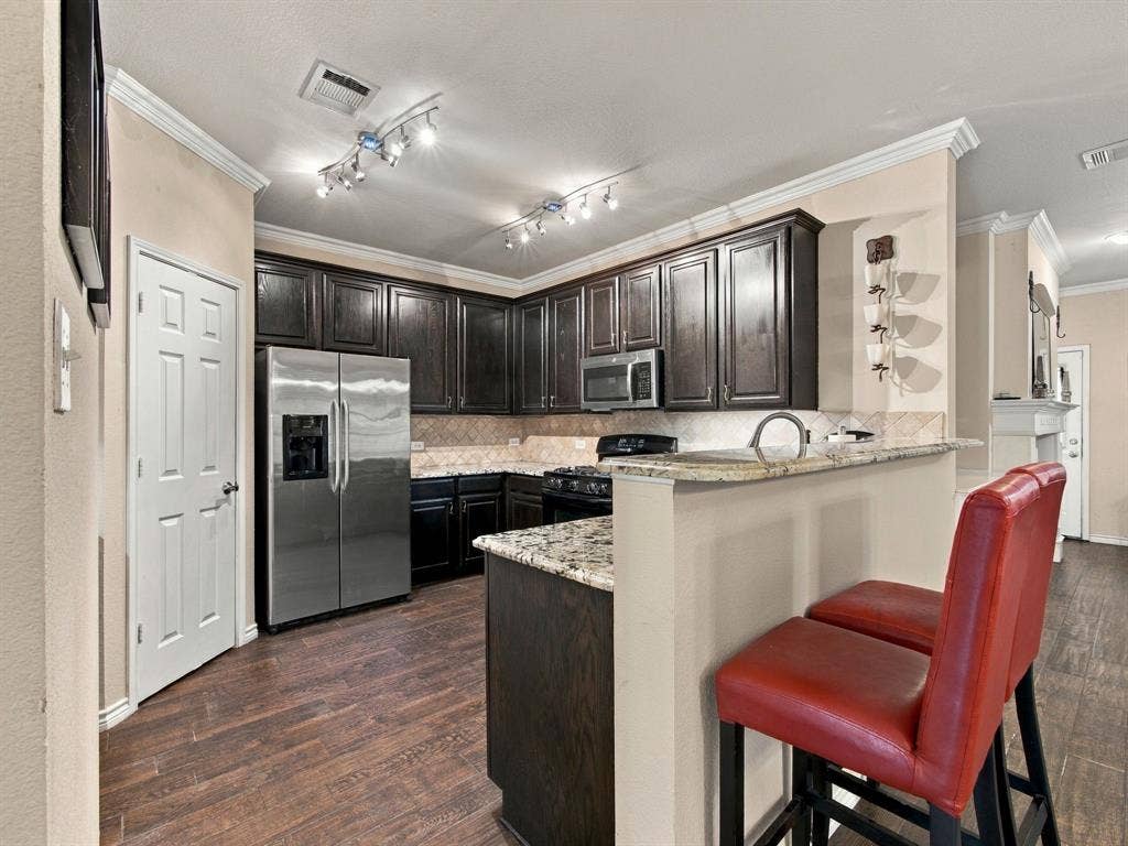 10717 Wolfcreek Lane, Rowlett, TX 75089 10717 Wolfcreek Lane, Rowlett, TX 75089