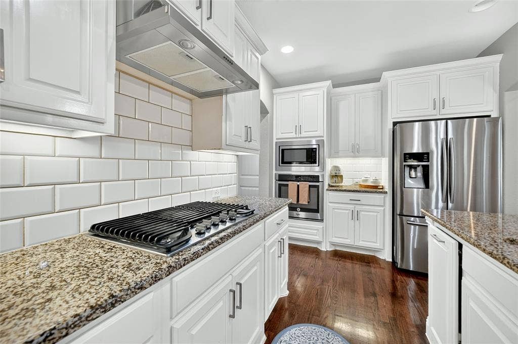 852 Countryside Way, Little Elm, TX 76227